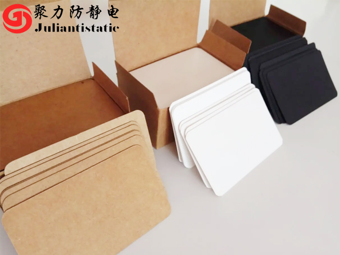 如何使用聚力<i style='color:red'>纸张抗静电剂</i>有效消除纸张卡片静电