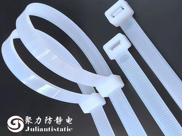 抗静电剂在 ABS 材料中的核心作用机制